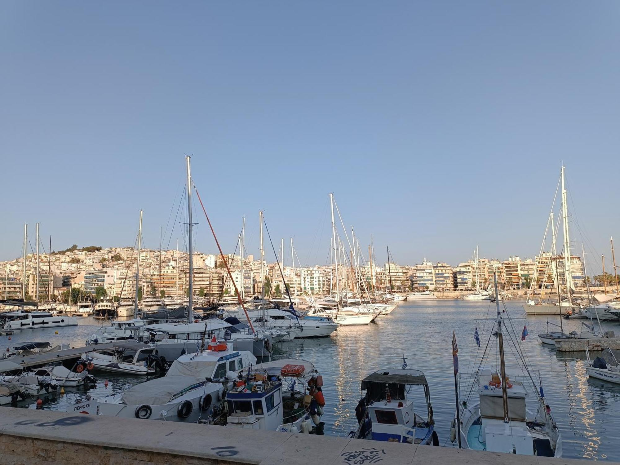Appartement Marina Zea Пирея Екстериор снимка